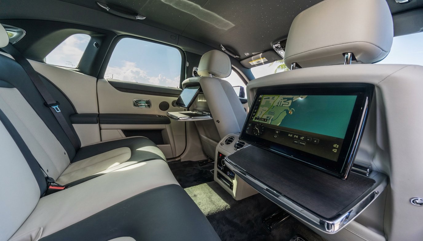Rolls-Royce · Rear suite