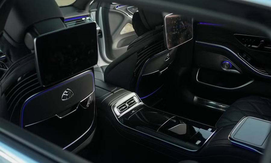Ultra luxury sedan · Rear suite